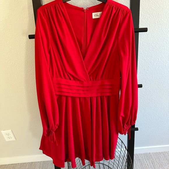 Eliza J Dresses & Skirts - Red long sleeve short dress. Great condition.